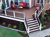 <b>Trex Decking in Saddle and Woodland Brown with Transcend Railing</b>